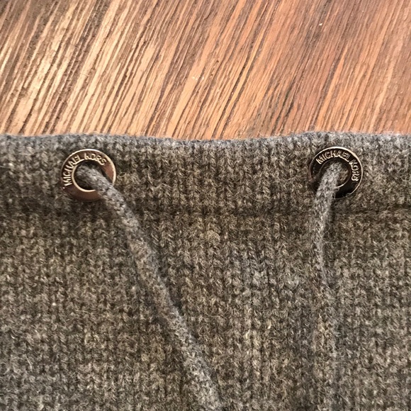 Michael Kors sample knit scarf - Picture 6 of 7
